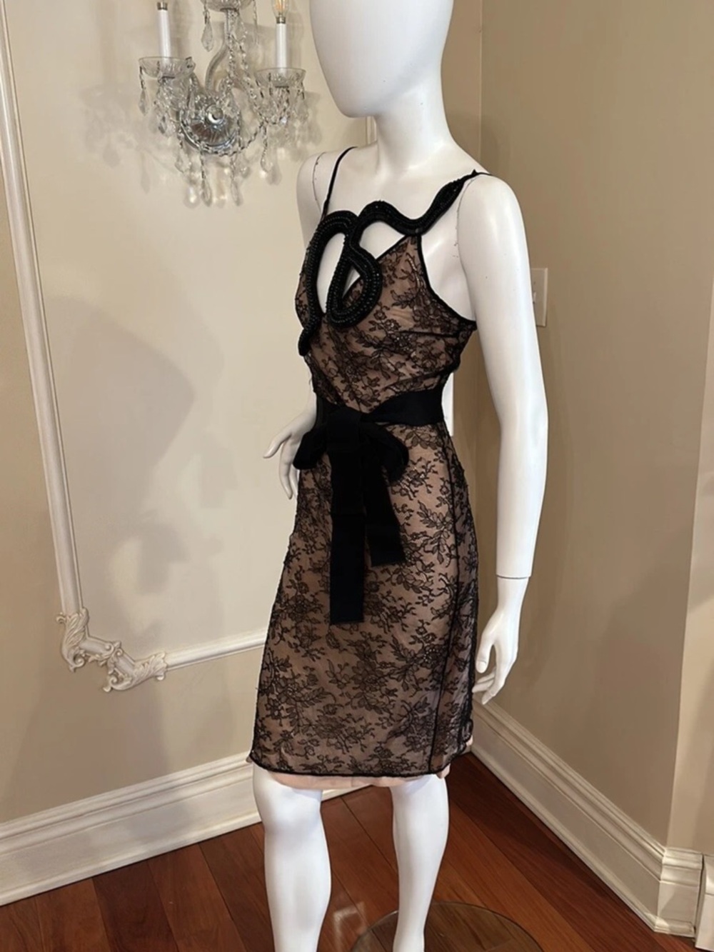 GUCCI SNAKE BLACK EMBROIDERY Silk Lined CHANTILLY LACE DRESS SIZE 42 IT - Picture 4 of 16